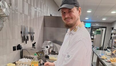 Midas aan het werk in de keuken