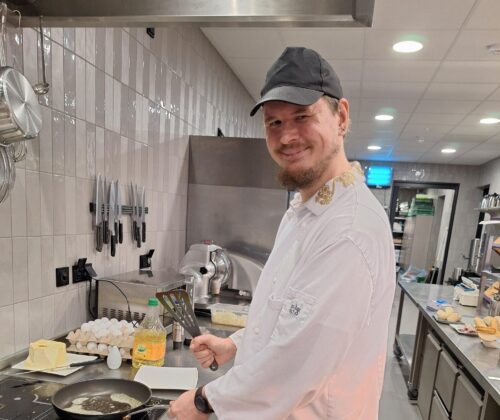 Midas aan het werk in de keuken